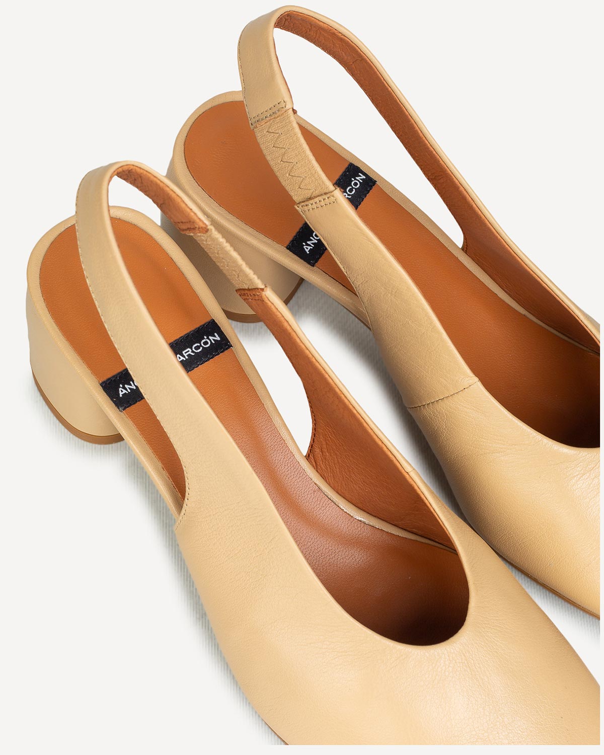 Γυναίκα - Πέδιλα-Σανδάλια - Angel Alarcon Μπεζ